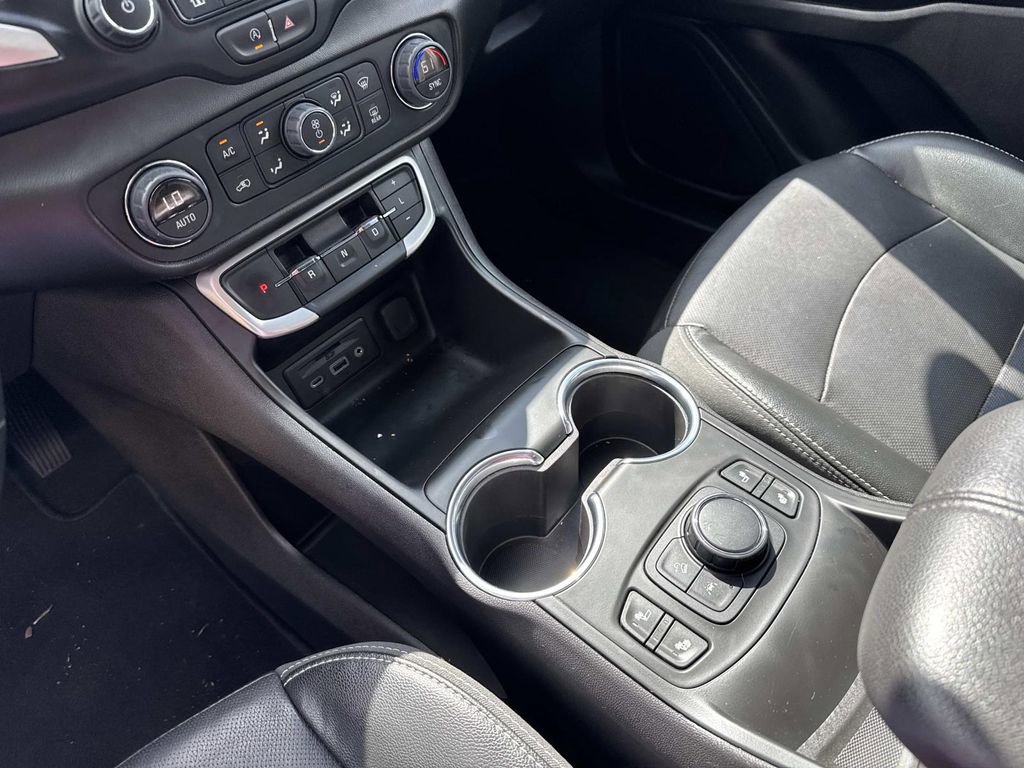 Used 2023 GMC Terrain SLT image 26