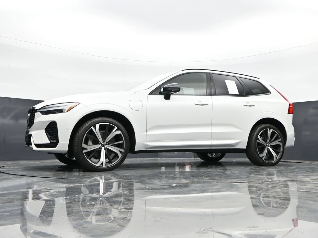 Used 2024 Volvo XC60 T8 Ultimate w/ Climate Package AWD/4WD image 44