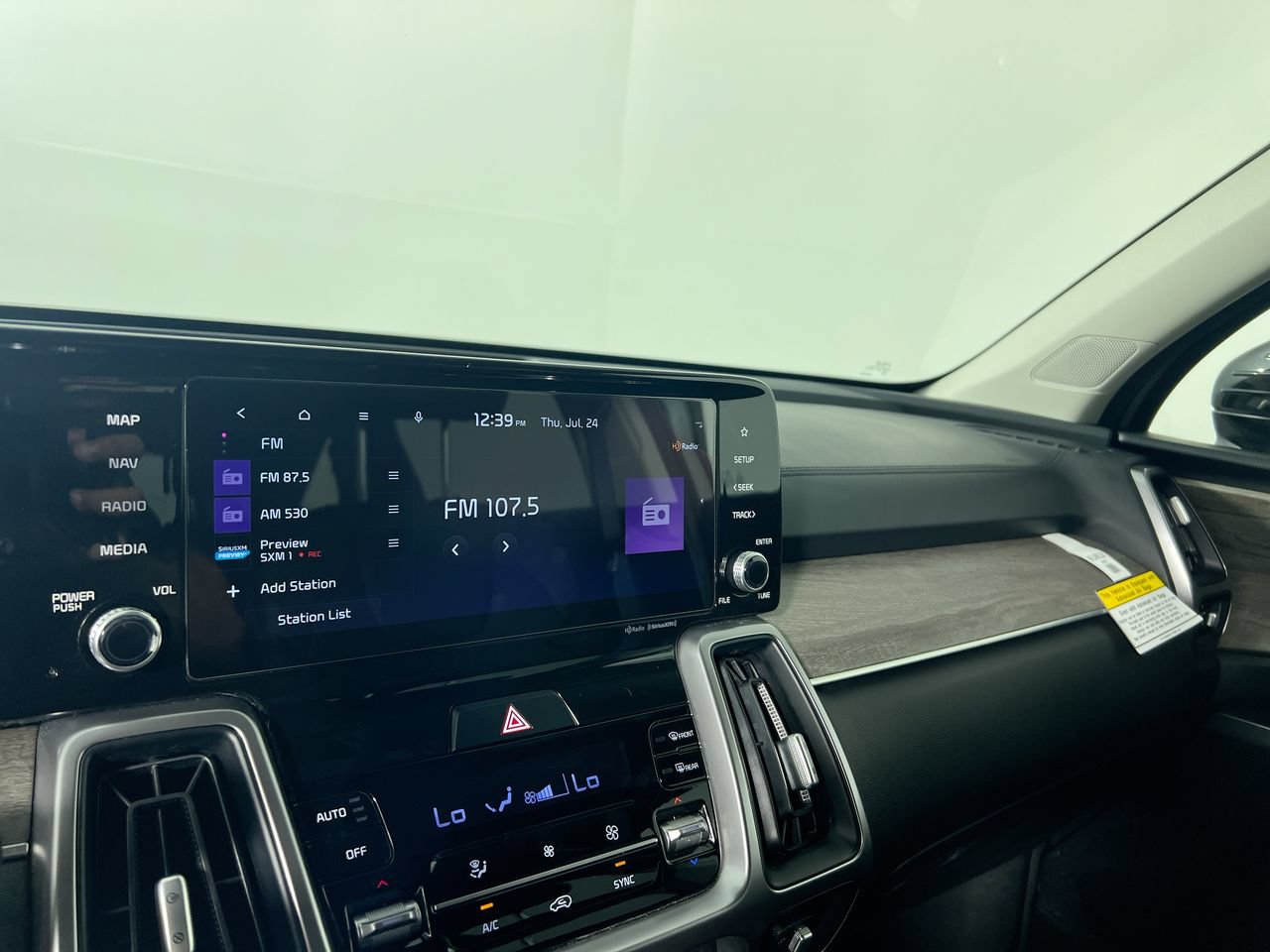 Used 2022 Kia Sorento EX w/ Panoramic Sunroof Package FWD image 25
