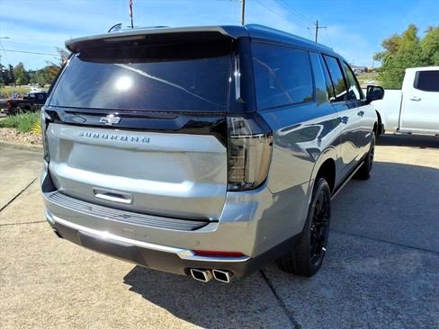 New 2026 Chevrolet Suburban High Country image 8