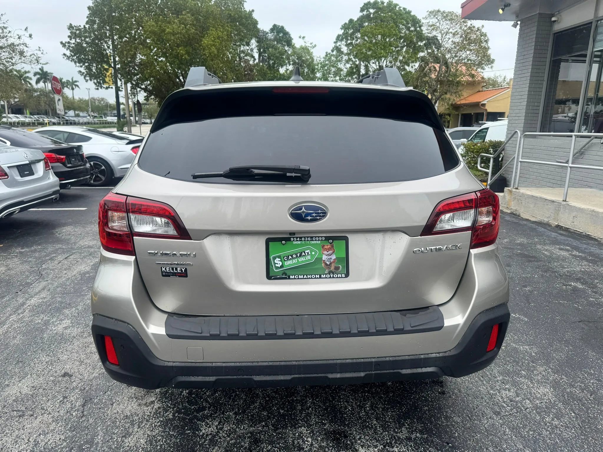 Used 2018 Subaru Outback 2.5i Limited AWD/4WD image 6