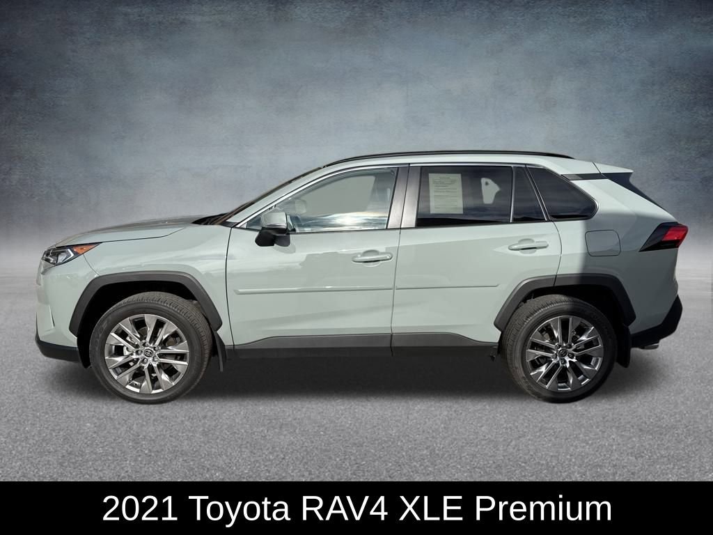 Used 2021 Toyota RAV4 XLE Premium image 2