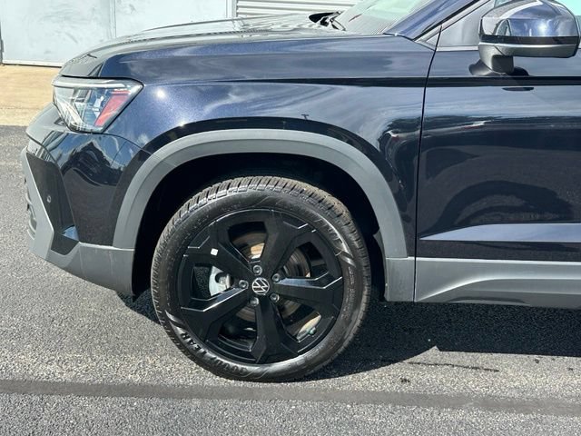 Used 2025 Volkswagen Taos SE AWD/4WD image 7