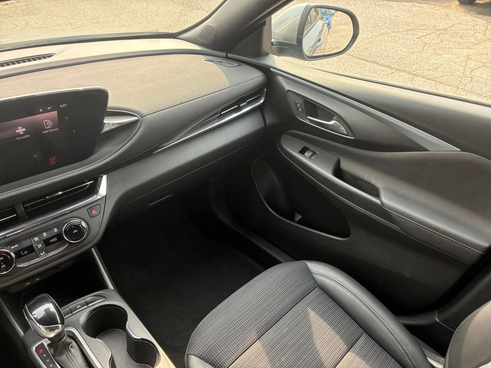 Used 2025 Buick Envista Preferred FWD image 25