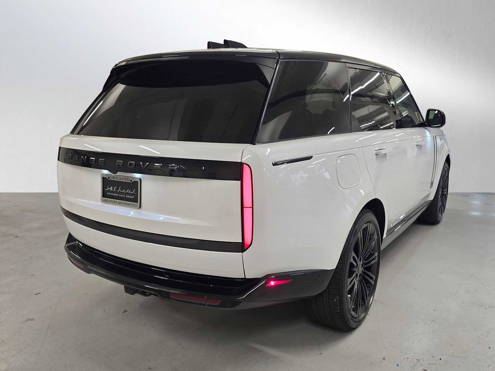 New 2026 Land Rover Range Rover SE image 5