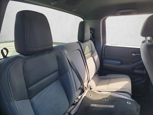 Used 2023 Nissan Frontier SV w/ Midnight Edition Package image 15