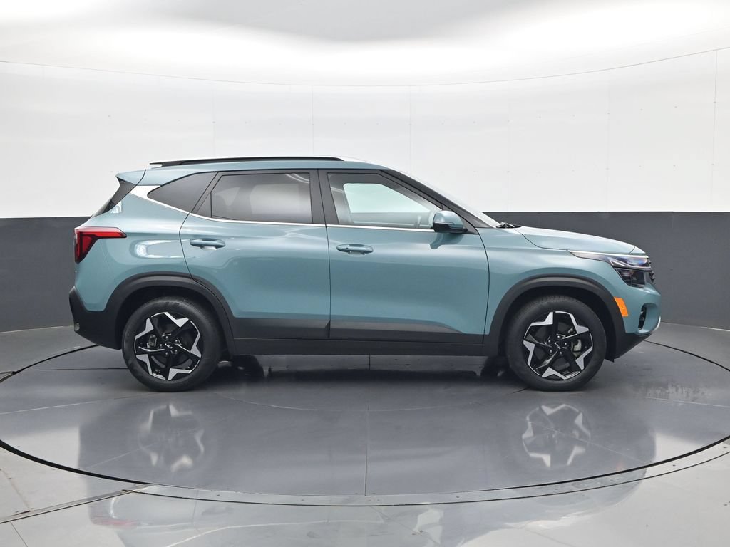 Used 2024 Kia Seltos EX AWD/4WD image 5