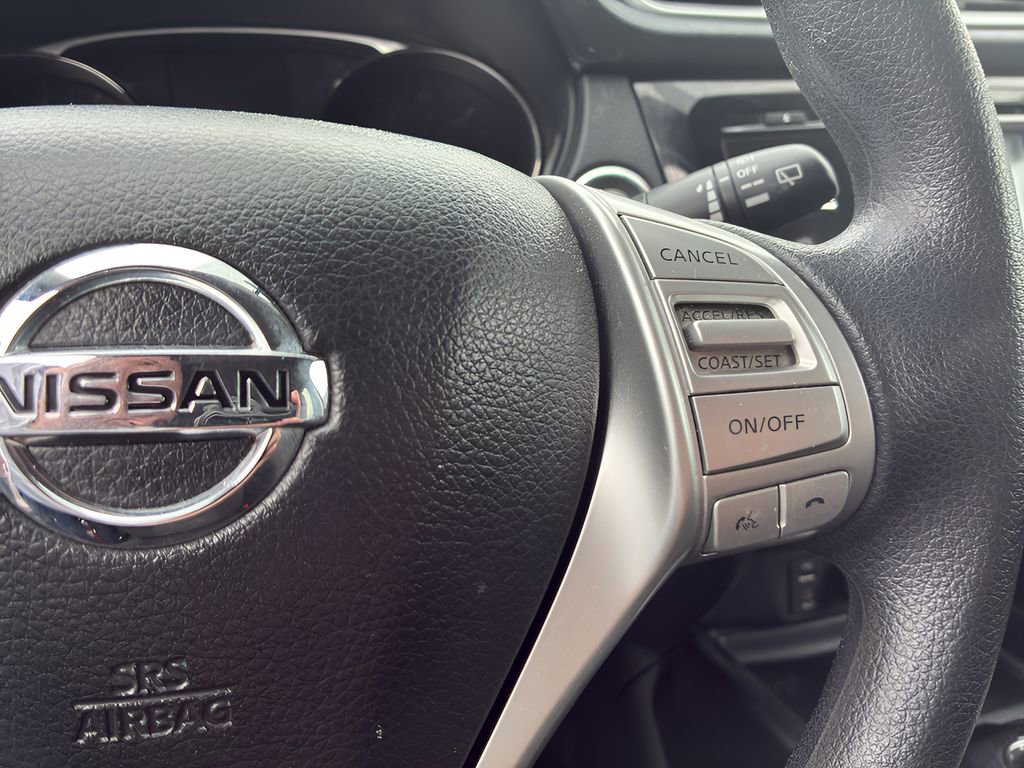 Used 2016 Nissan Rogue SV image 21