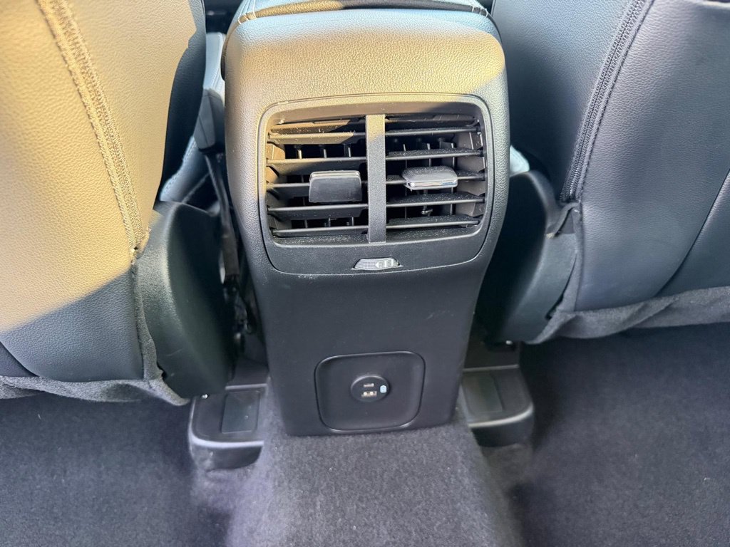 Used 2022 Ford Escape Titanium AWD/4WD image 21