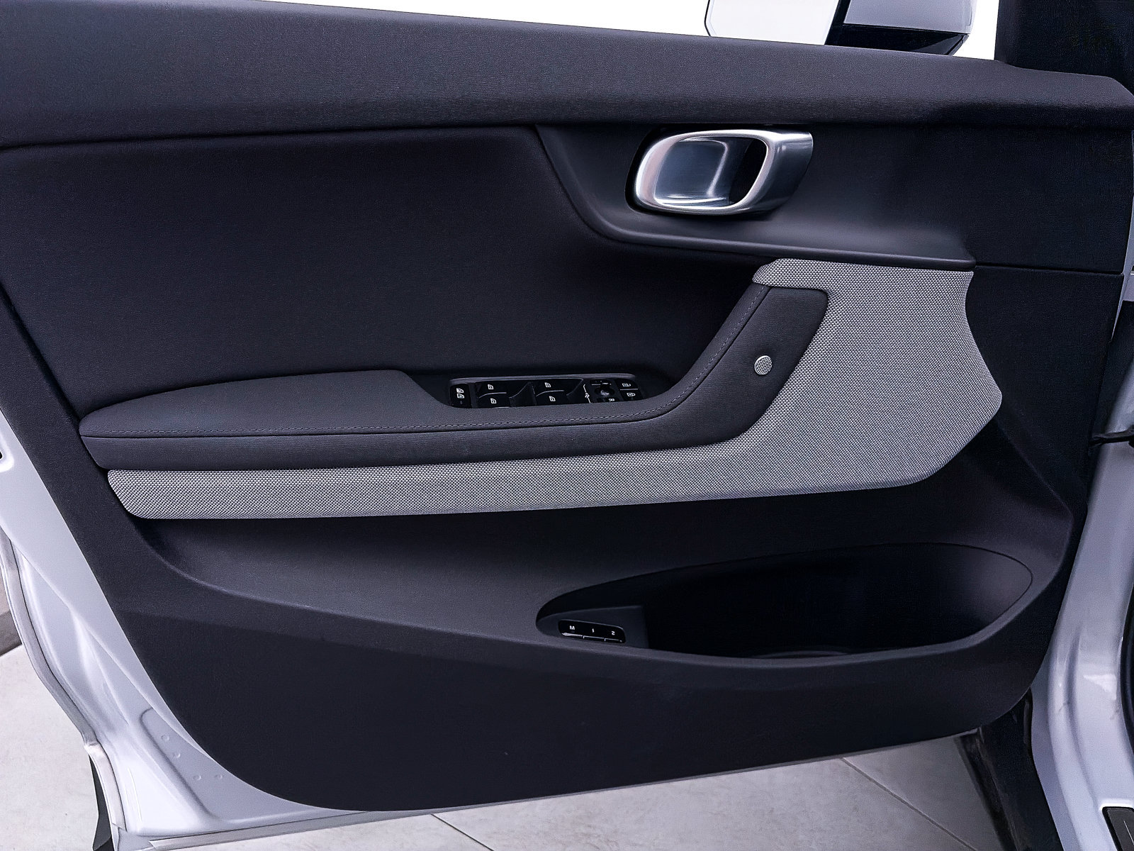 Used 2022 Polestar Polestar 2 w/ Plus Package AWD/4WD image 17