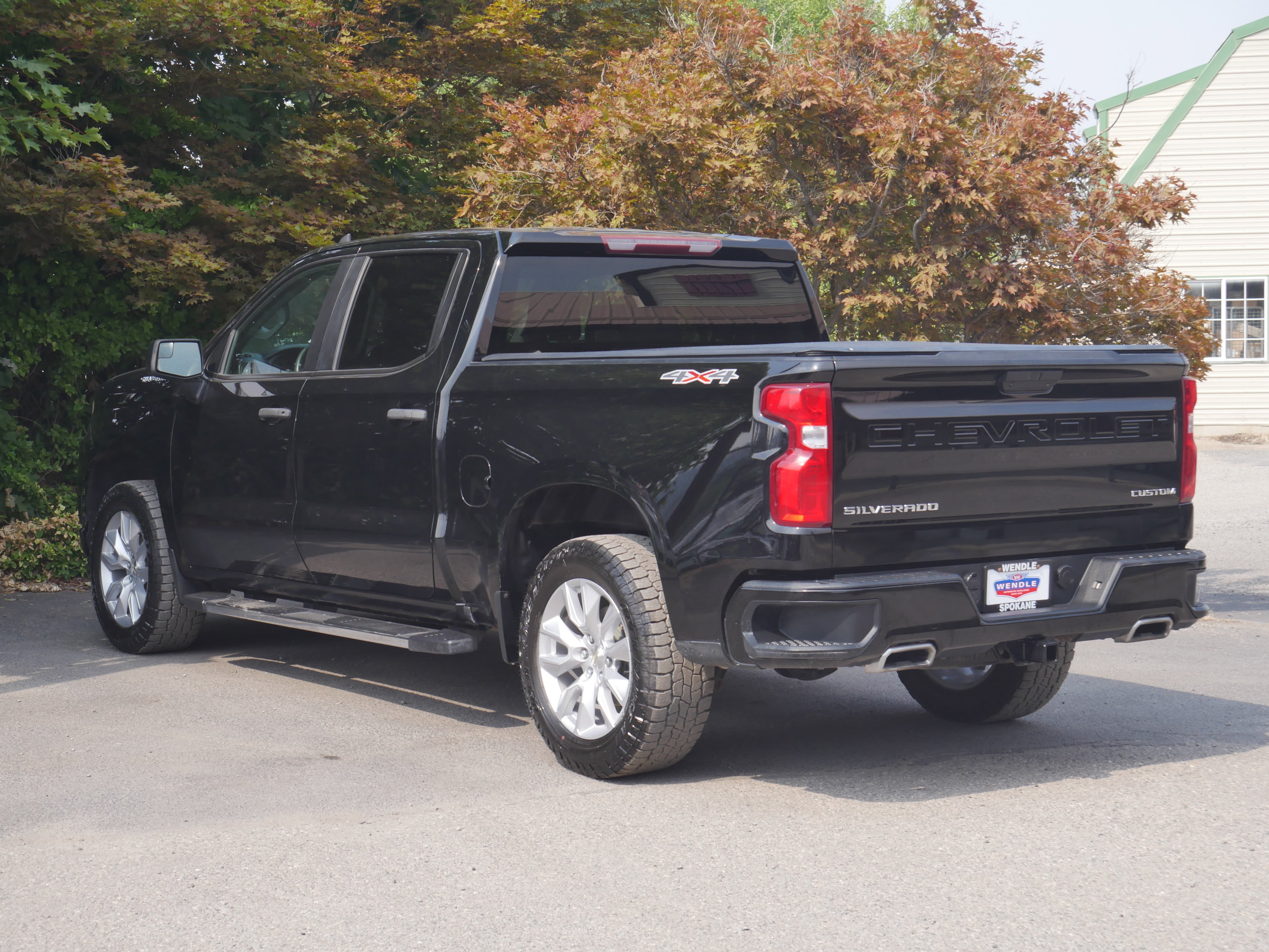 Used 2020 Chevrolet Silverado 1500 Custom w/ Custom Convenience Package AWD/4WD image 18