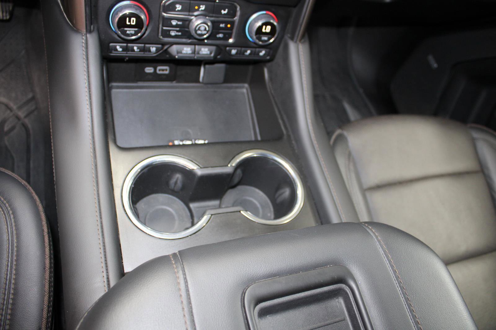 Used 2024 Chevrolet Tahoe High Country image 43