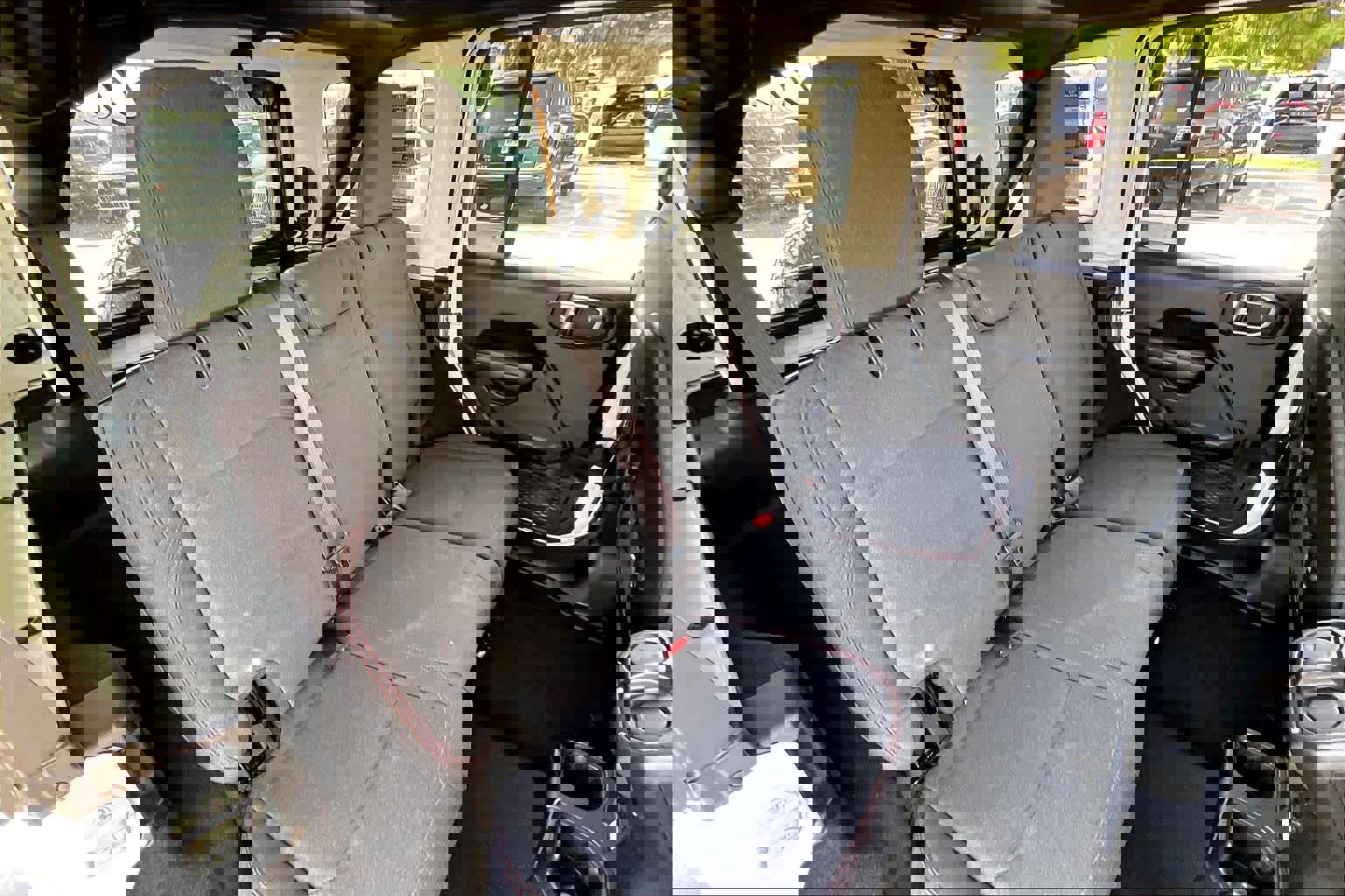 Used 2024 Jeep Wrangler Unlimited Rubicon image 17