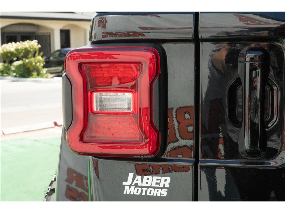 Used 2021 Jeep Wrangler Unlimited Sahara AWD/4WD image 2