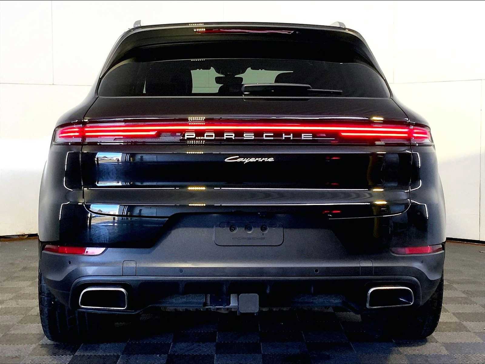 Certified 2025 Porsche Cayenne image 6