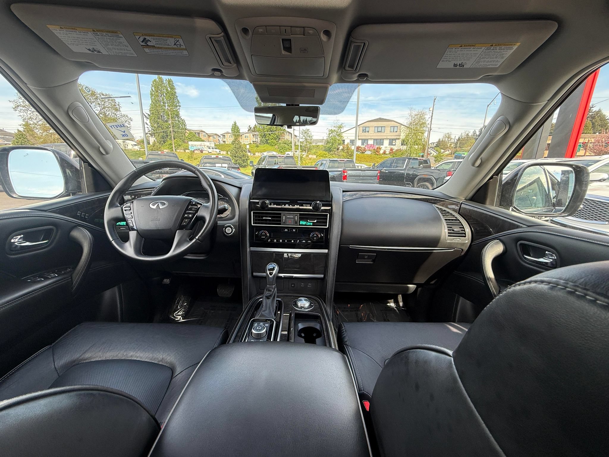 Used 2024 INFINITI QX80 Luxe AWD/4WD image 9