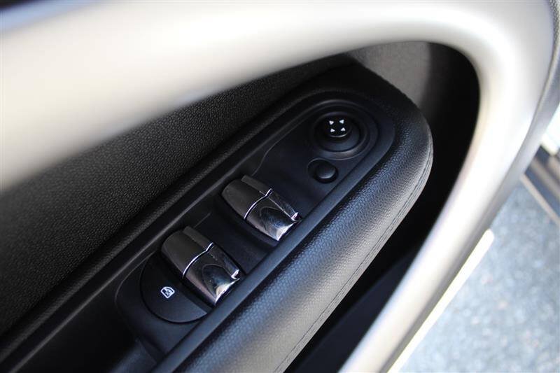 Used 2015 MINI Cooper Countryman FWD image 12
