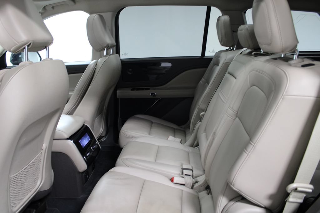 Used 2023 Lincoln Aviator Reserve w/ Equipment Group 201A AWD/4WD image 24