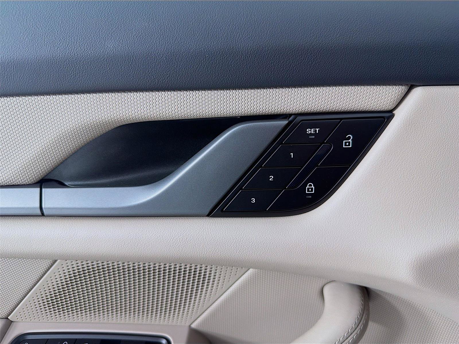 New 2026 Porsche Taycan 4S AWD/4WD image 7