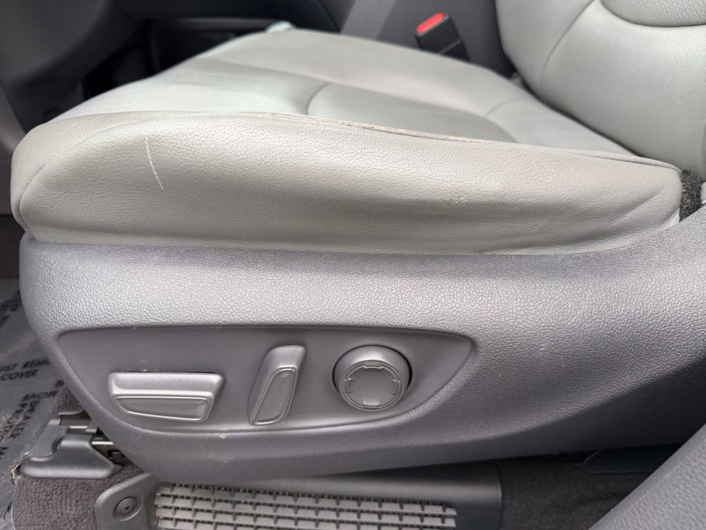 Used 2021 Toyota Sienna XLE image 24