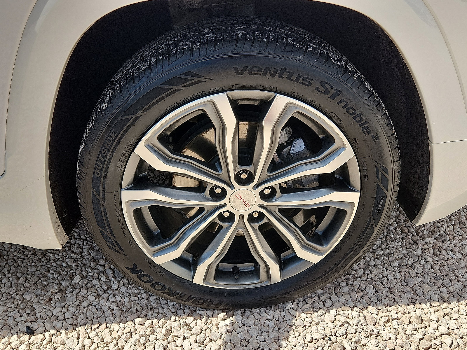 Used 2020 GMC Terrain Denali w/ Denali Premium Package FWD image 7