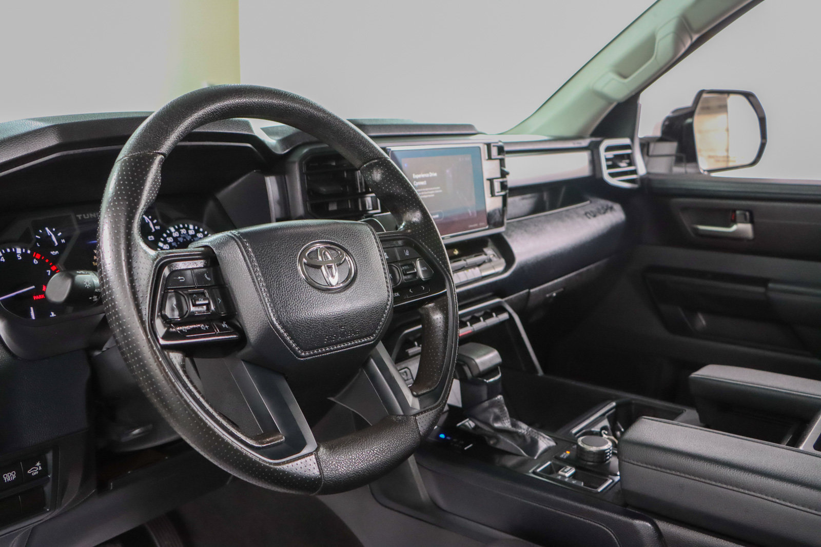 Used 2024 Toyota Tundra SR5 w/ SR5 Convenience Package AWD/4WD image 23