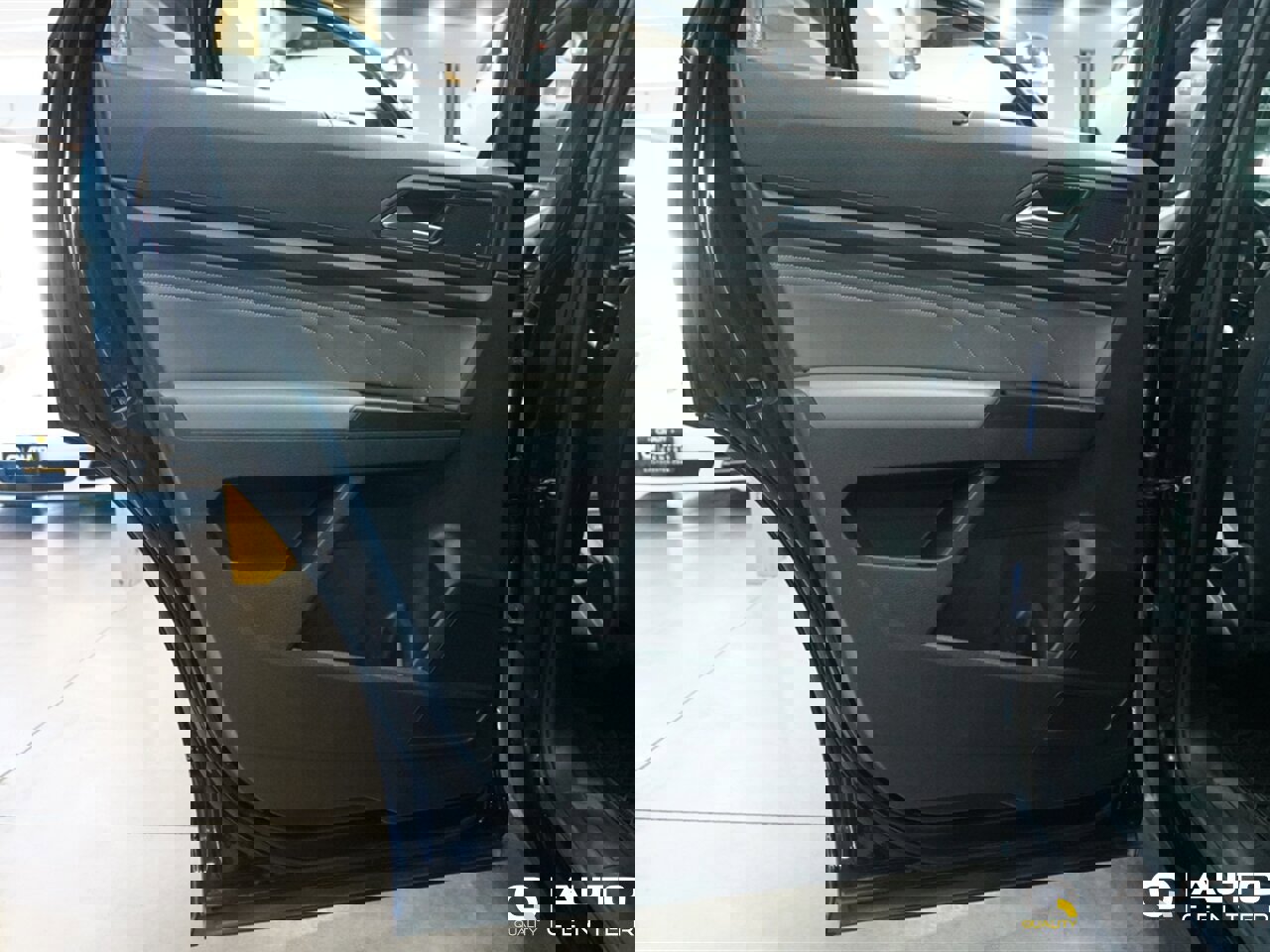 Used 2021 Volkswagen Atlas Cross Sport SEL Premium image 10