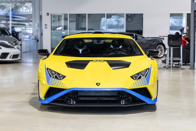 Used 2022 Lamborghini Huracan STO image 9