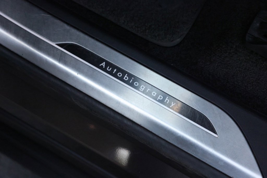 Used 2023 Land Rover Range Rover Long Wheelbase Autobiography image 32