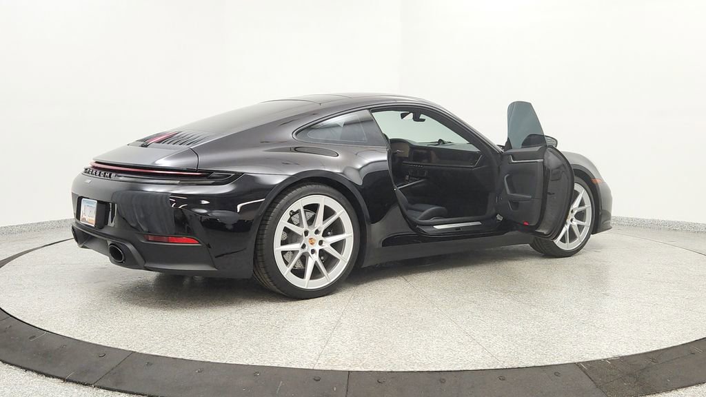 Used 2025 Porsche 911 Carrera RWD image 11