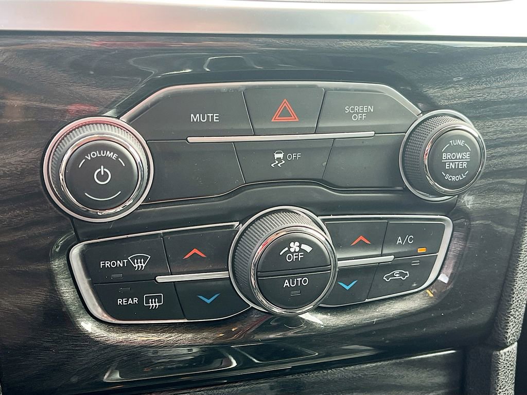 Used 2021 Chrysler 300 Touring w/ Driver Convenience Group image 15