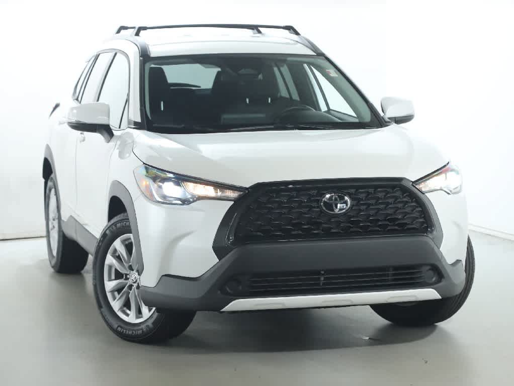 Certified 2024 Toyota Corolla Cross LE FWD image 2