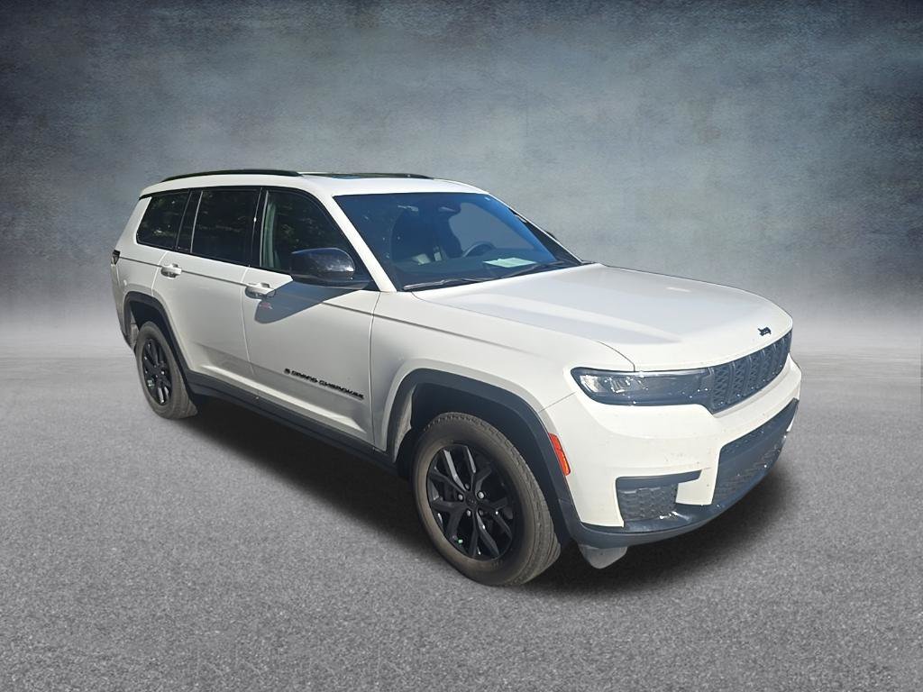 Used 2025 Jeep Grand Cherokee L Altitude AWD/4WD image 2