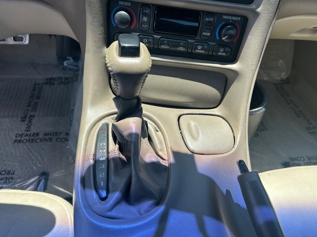 Used 2003 Chevrolet Corvette Coupe w/ Preferred Equipment Group RWD image 19
