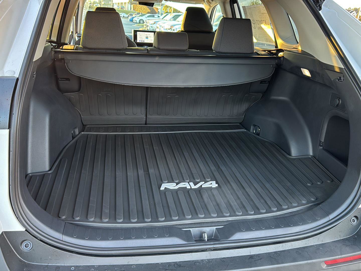 New 2025 Toyota RAV4 XLE image 28