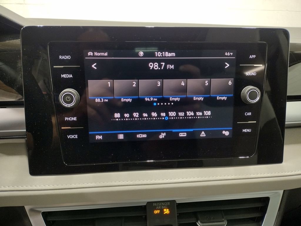 New 2025 Volkswagen Taos SE image 27