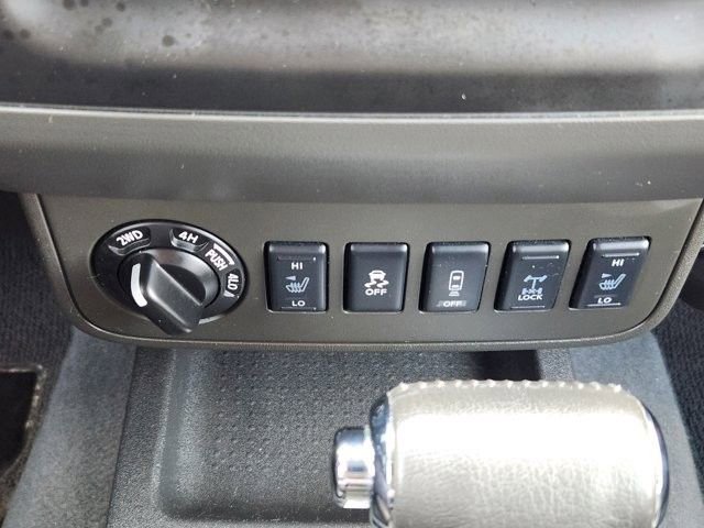 Used 2019 Nissan Frontier PRO-4X w/ Pro-4x Luxury Package image 19