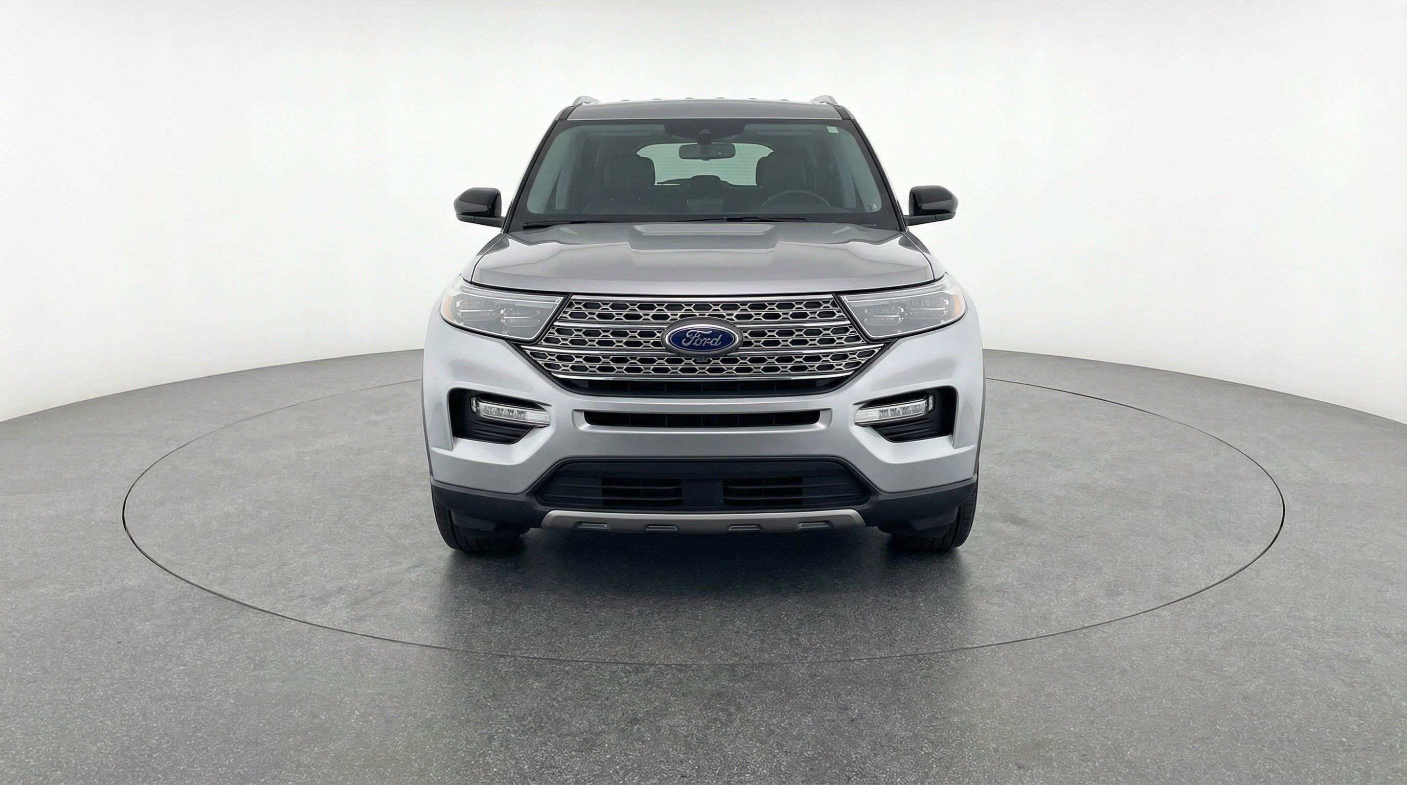 Used 2024 Ford Explorer Limited image 2