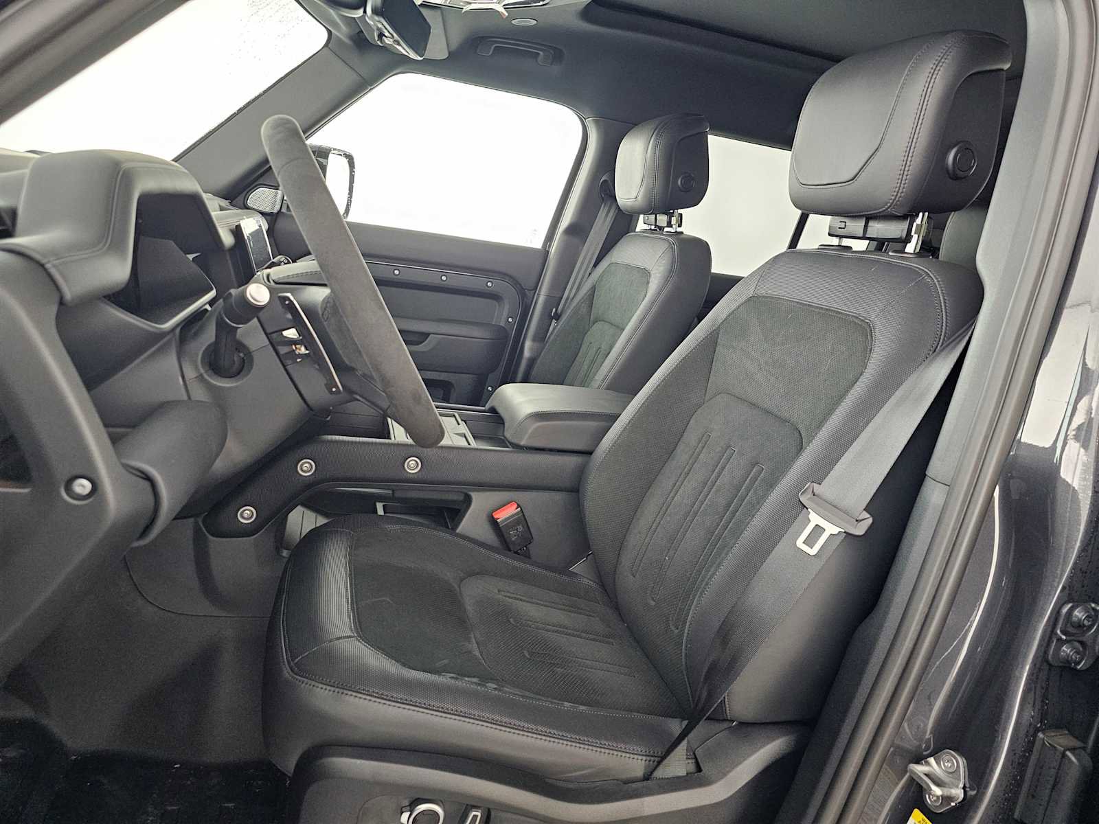 New 2024 Land Rover Defender 130 V8 image 22