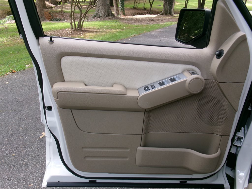 Used 2010 Mercury Mountaineer AWD image 11