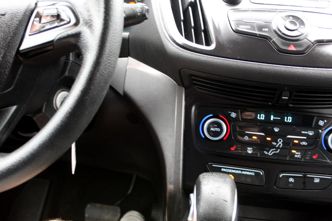 Used 2018 Ford Escape SE image 15