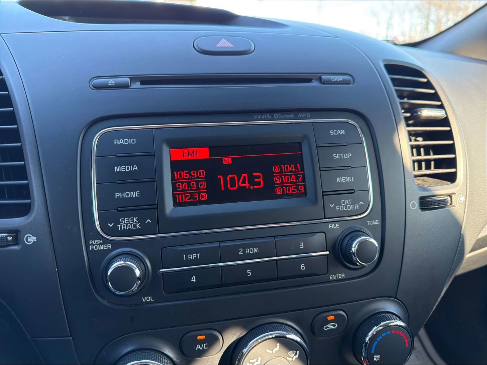 Used 2015 Kia Forte LX w/ Popular Package image 17