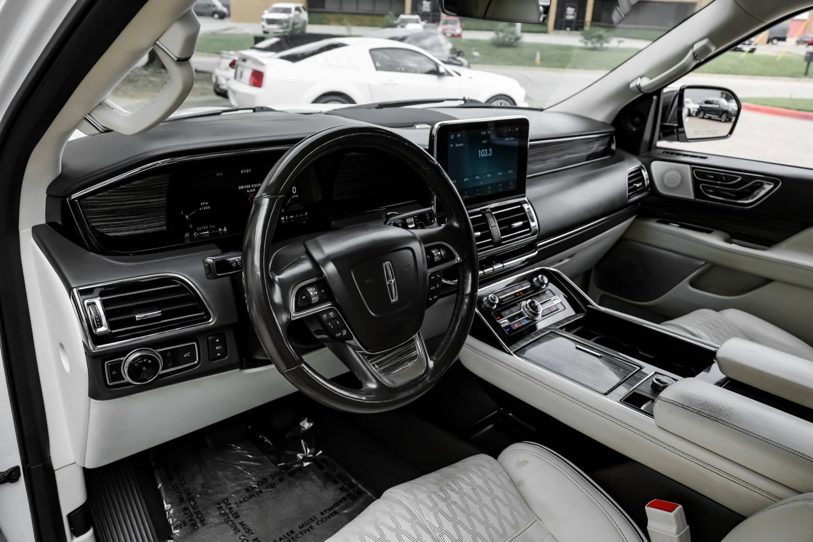 Used 2020 Lincoln Navigator Black Label w/ Cargo Convenience Package AWD/4WD image 2