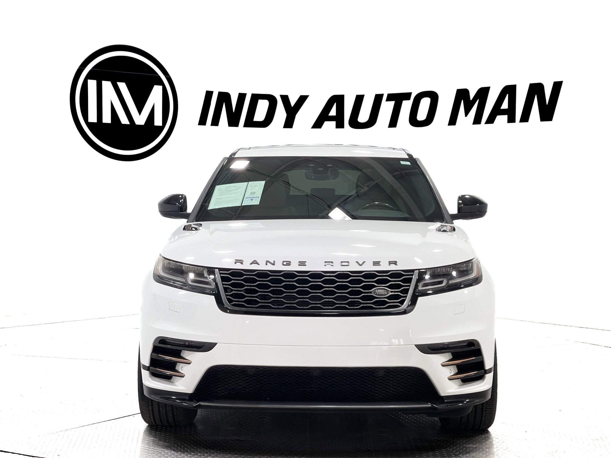 Used 2018 Land Rover Range Rover Velar R-Dynamic SE AWD/4WD image 9