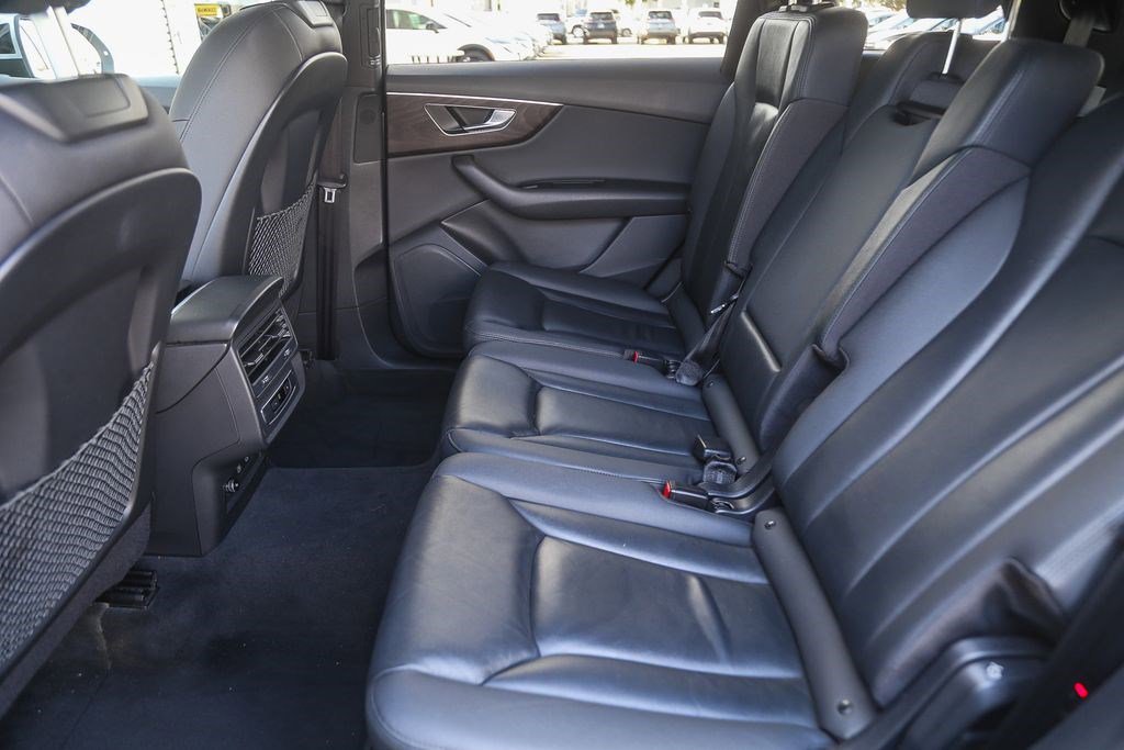 Used 2021 Audi Q7 2.0T Premium AWD/4WD image 17