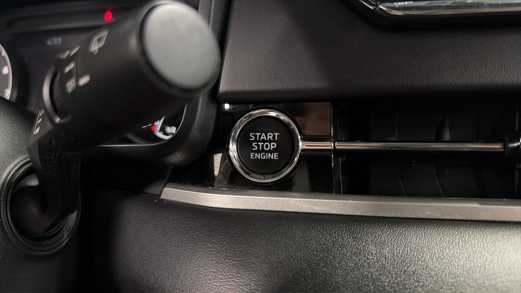 Used 2024 Mitsubishi Outlander SE Black Edition AWD/4WD image 24