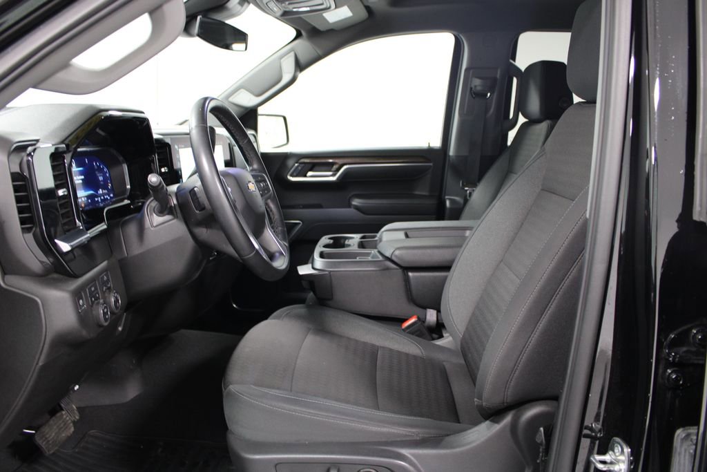 Used 2025 Chevrolet Silverado 1500 LT image 22