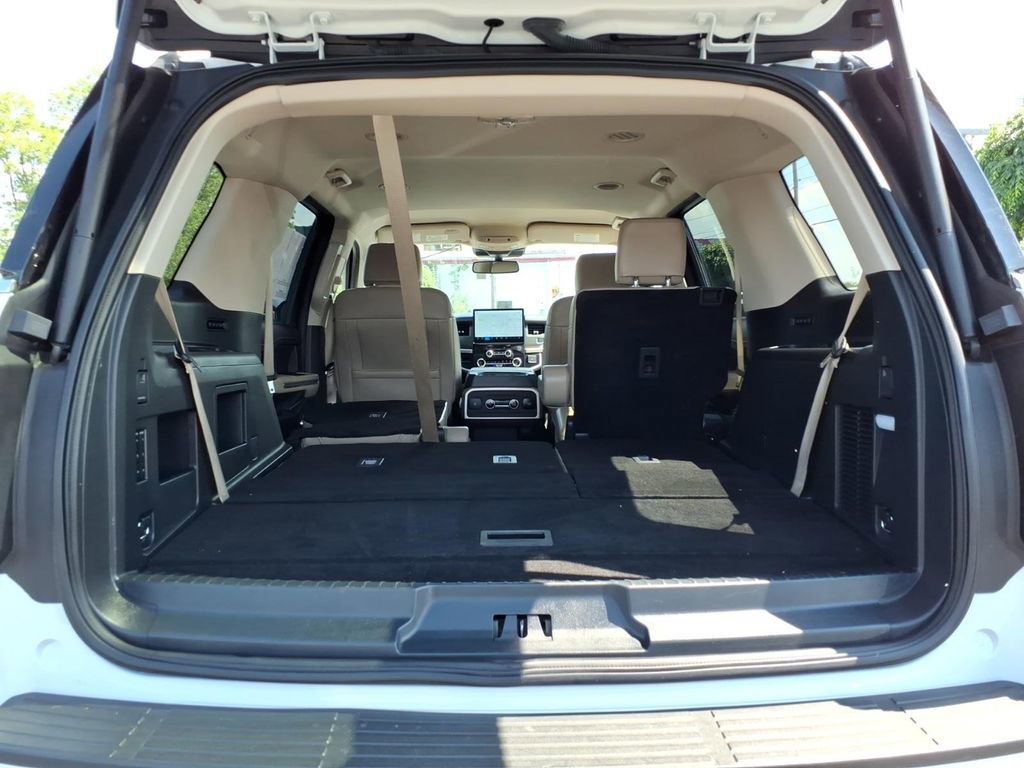 Used 2024 Ford Expedition XLT RWD image 18