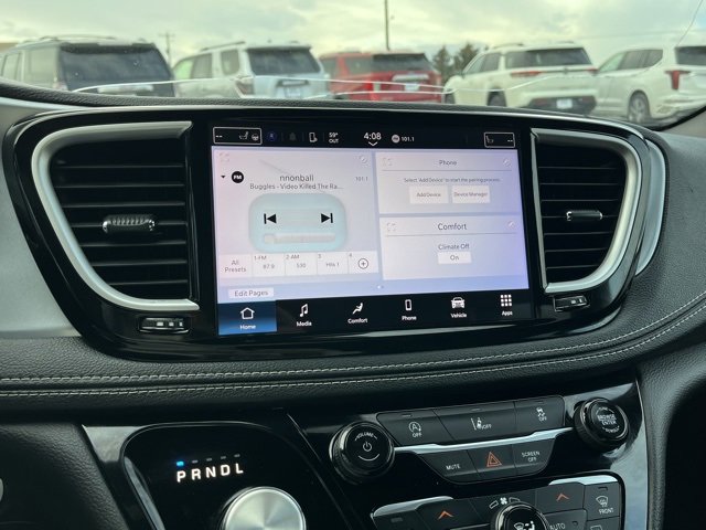 Used 2022 Chrysler Pacifica Touring image 40