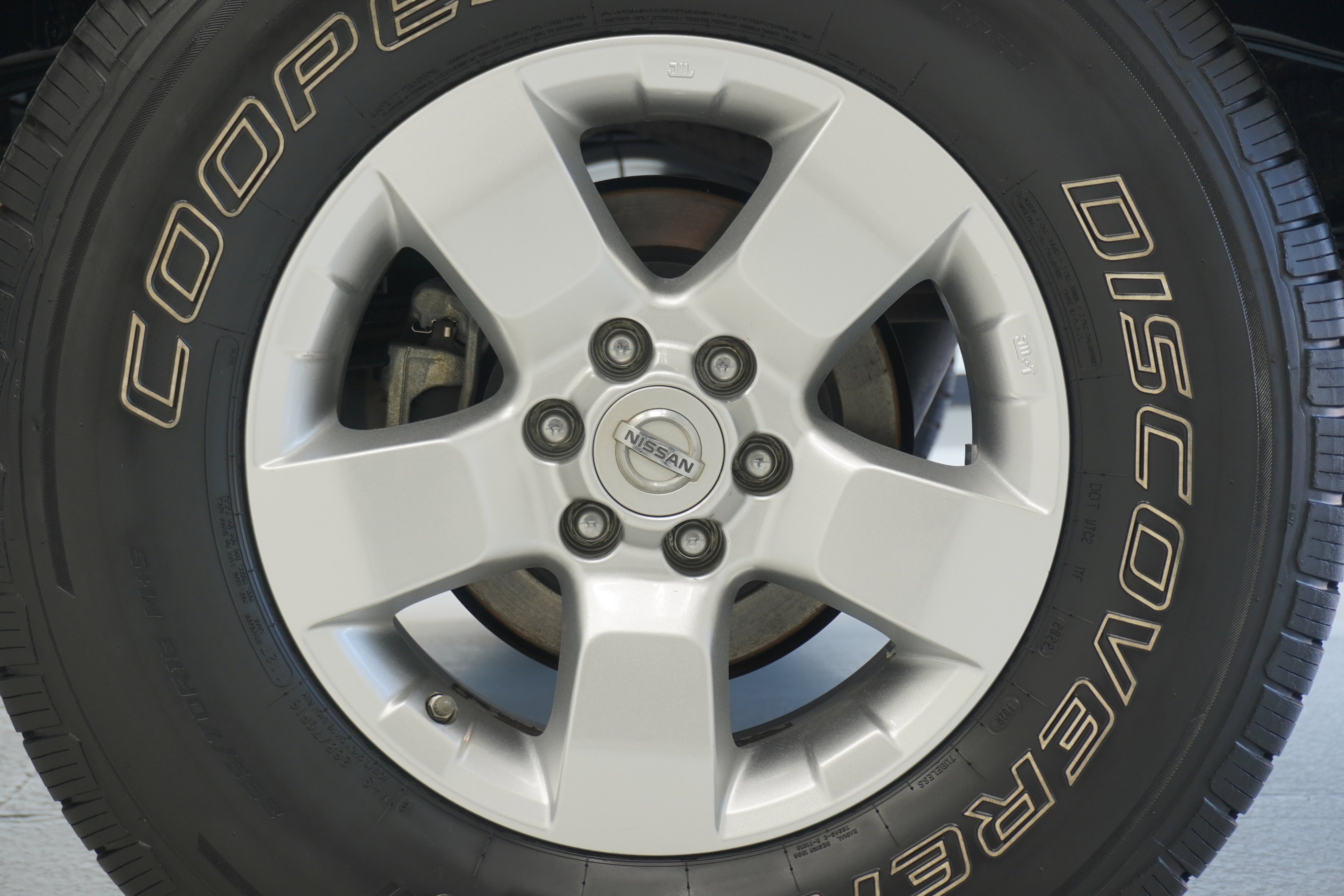 Used 2013 Nissan Frontier SV image 21